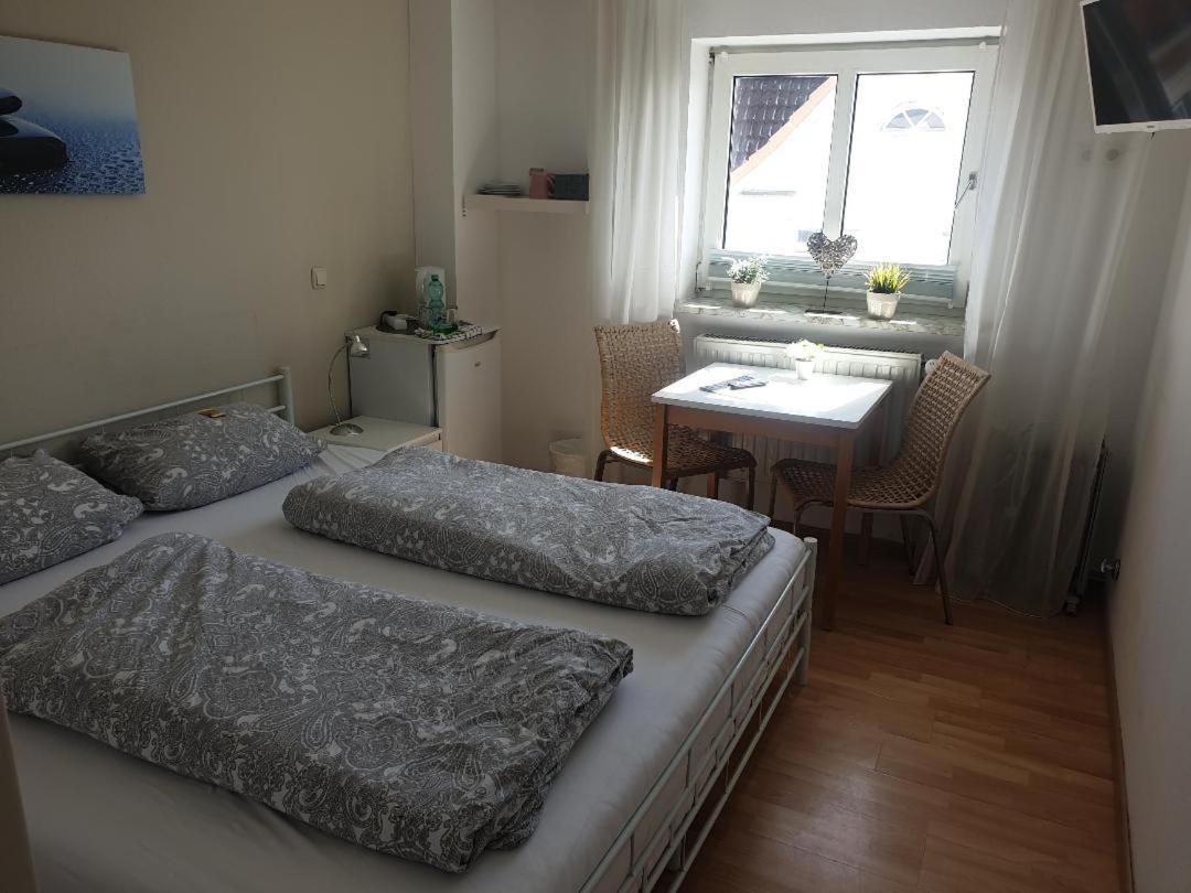 Rooming24, Kleine Pension ลูเบค ภายนอก รูปภาพ