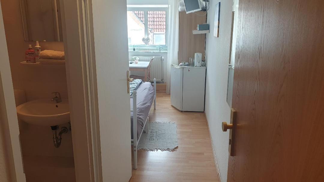 Rooming24, Kleine Pension ลูเบค ภายนอก รูปภาพ