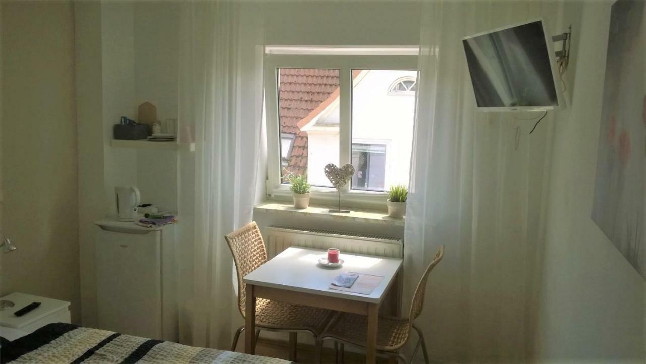 Rooming24, Kleine Pension ลูเบค ภายนอก รูปภาพ