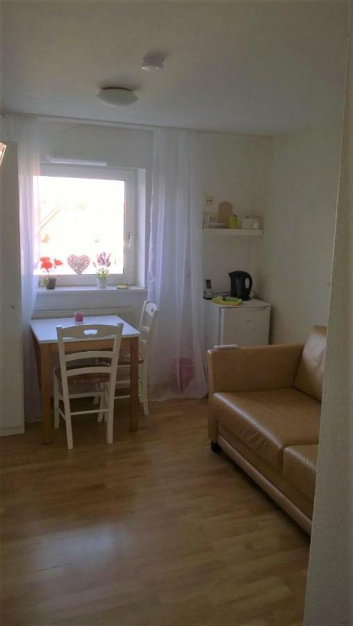 Rooming24, Kleine Pension ลูเบค ภายนอก รูปภาพ